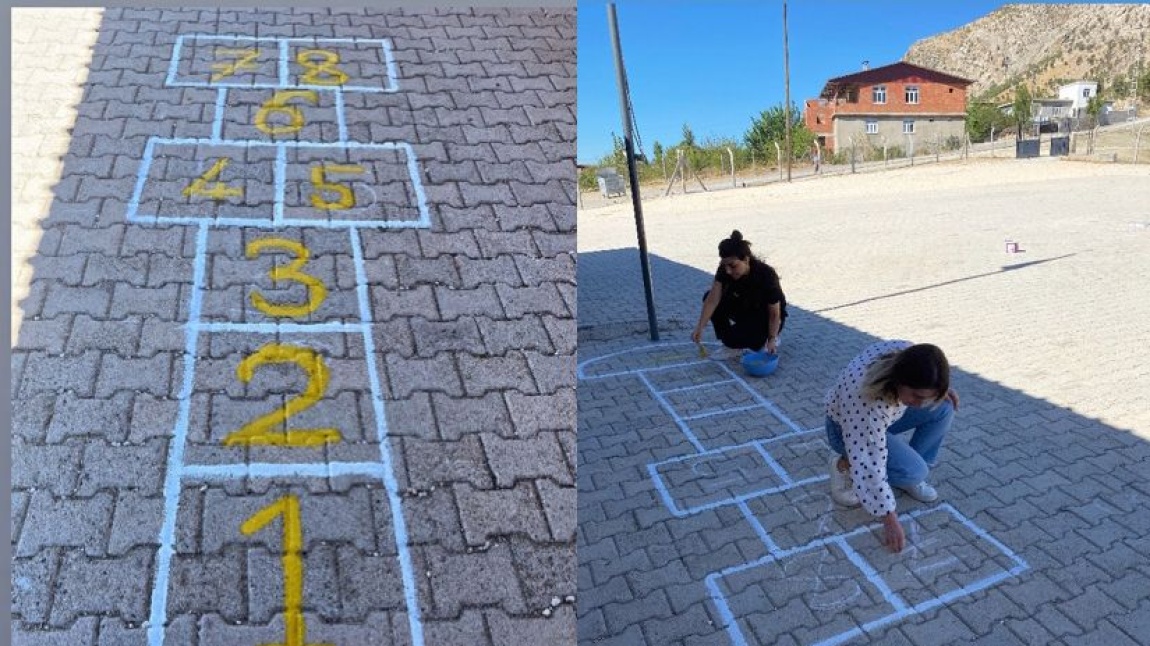 Okulumuz Bahçesinde Oyun Alanları Öğretmenlerimiz Tarafından Çizildi.